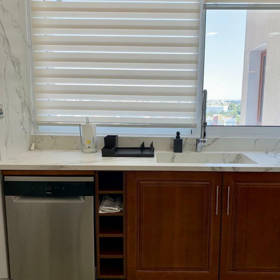Modern 2 Bed Room Large Apartment Nicosia Exterior foto