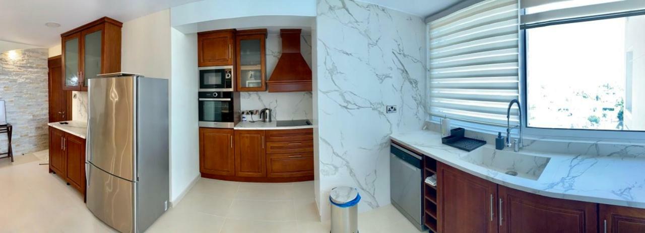 Modern 2 Bed Room Large Apartment Nicosia Exterior foto