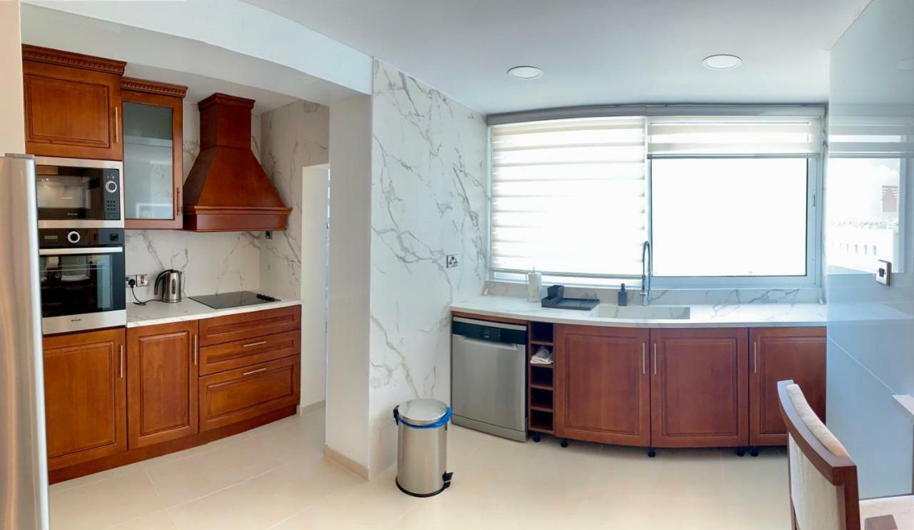 Modern 2 Bed Room Large Apartment Nicosia Exterior foto